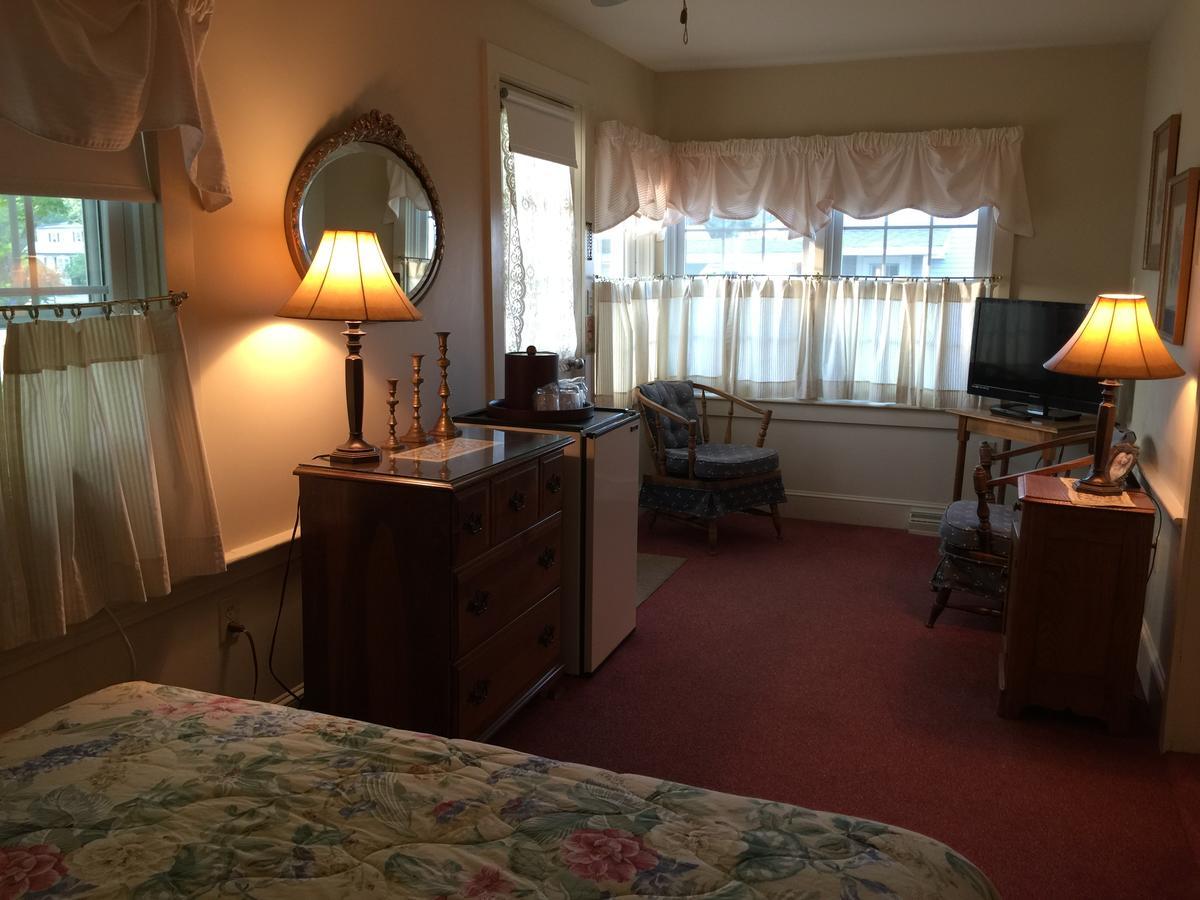 Motel The House &