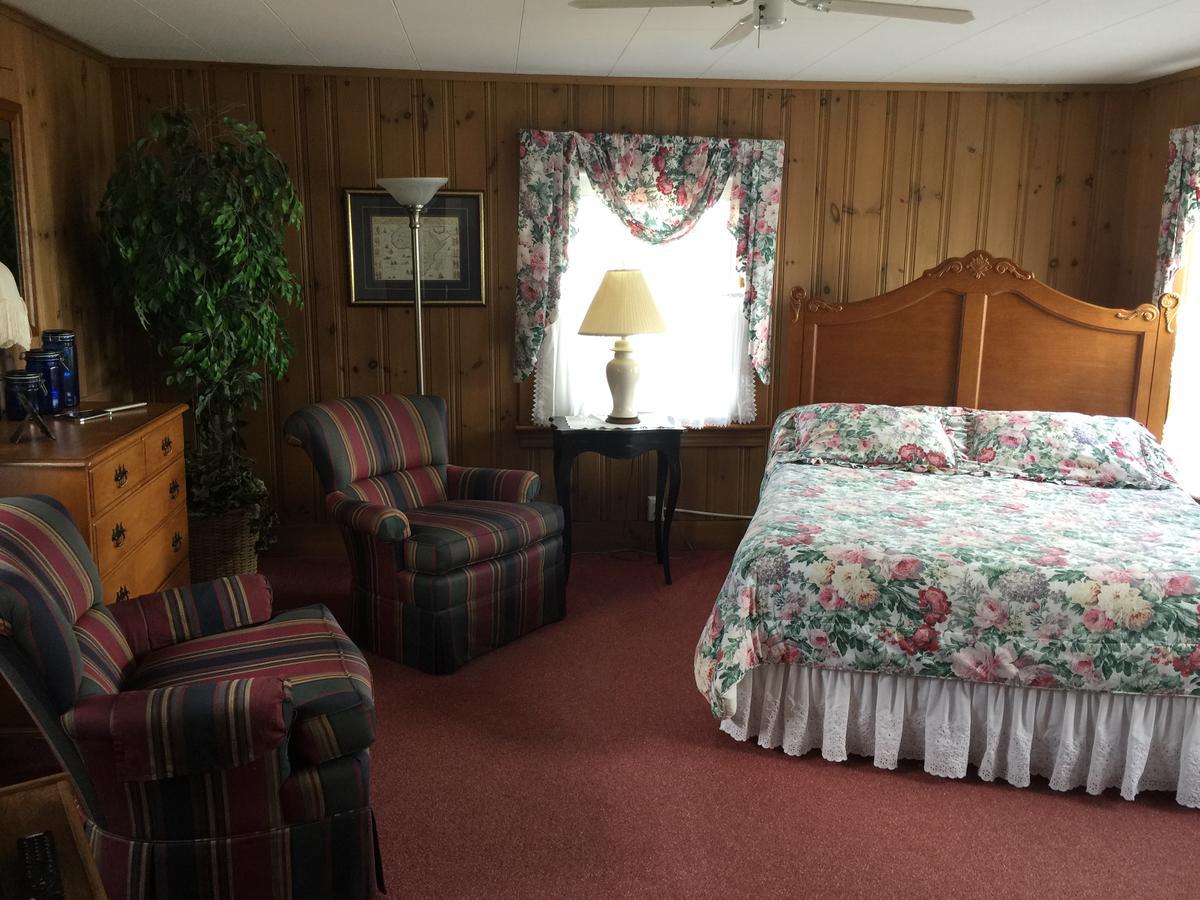 The House & Motel