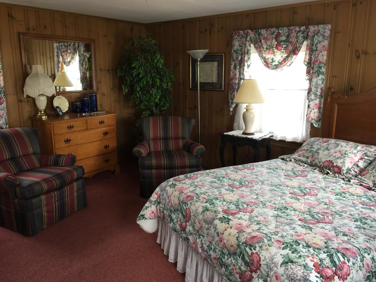 The House & Motel